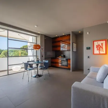 Tropez En Style! Chic & *